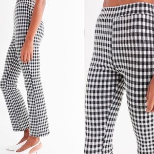 URBAN OUTFITTERS Casey kick flare gingham pants